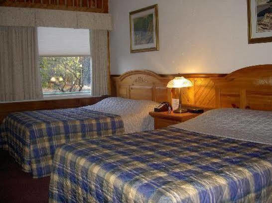 וואווה Mystic Isle Motel מראה חיצוני תמונה